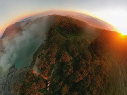 Mengejar Sunrise di Kawah Ijen