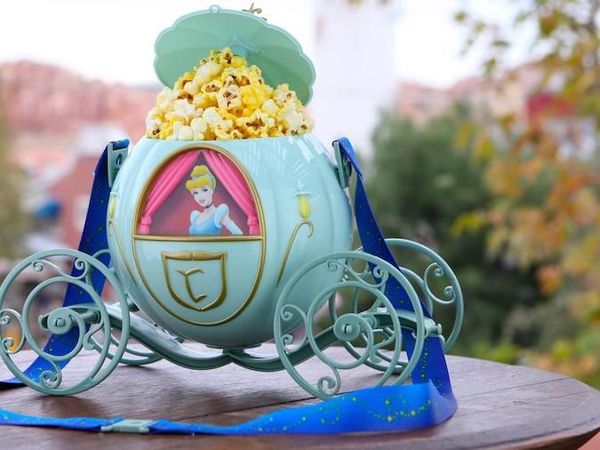 Gemas! 10 Popcorn Bucket Unik Ini Cuma Ada di Disneyland