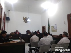 Terima Suap, Ketua Panwaslu Garut Dituntut 2 Tahun Bui