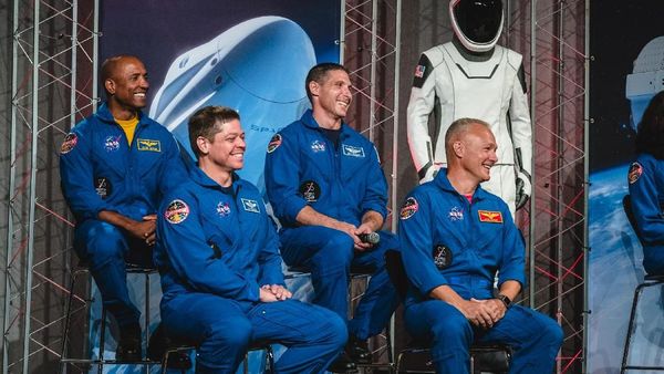 Serba-serbi Misi Peluncuran Astronot Pertama SpaceX