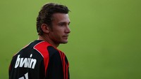 Andriy Shevchenko pergi dari AC Milan pada 2006 menuju Chelsea. Shevchenko kemudian kembali ke Milan pada 2008 dengan status pinjaman. (Foto: Ryan Pierse/Getty Images)