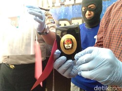 Pria di Bali Ngaku Anggota KPK, Kerjanya Jual Mobil Rampasan Debt Collector