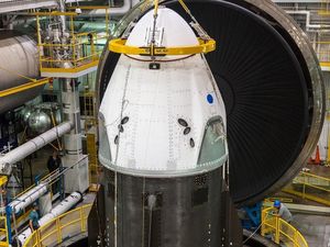 Puing Kapsul SpaceX Ditemukan Jatuh di Australia