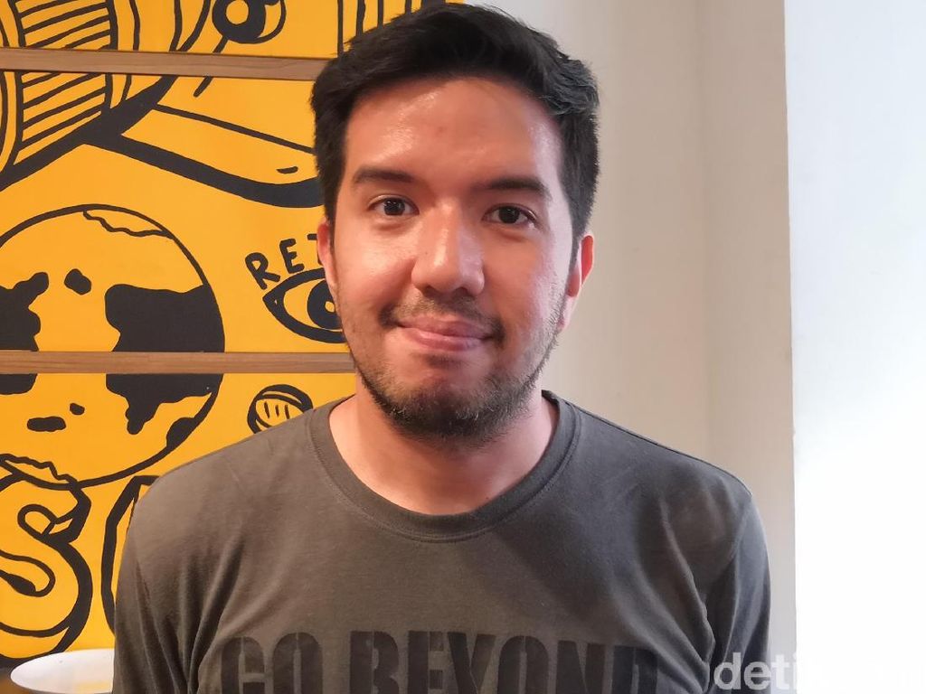Comi Kembali Bergabung, Payung Teduh Siap Manggung Lagi Comi Kembali Bergabung, Payung Teduh Siap Manggung Lagi