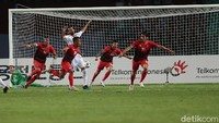 Tapi, Indonesia mampu menyamakan kedudukan di menit ke-23 melalui gol Irfan Jaya.