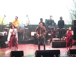 Adra Karim Turut Isi Album Kedua Barasuara