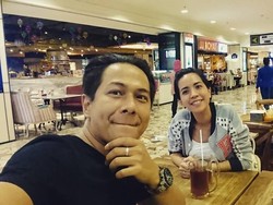 Delon Thamrin Tak Datang Lagi, Sidang Cerai Ditunda Sebulan