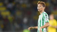 Takashi Inui direkrut Real Betis dengan gratis dari SD Eibar di musim panas ini. Ia cukup dinantikan penampilannya mengingat tampil impresif bersama Timnas Jepang di Piala Dunia 2018, denga mengantar negaranya ke babak 16 besar. (Foto: Francesco Pecoraro/Getty Images)