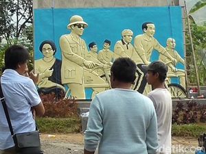 Keren! Relief Tujuh Presiden Indonesia Mejeng di Garut