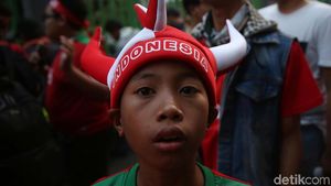 Suporter Indonesia Mulai Padati Stadion Patriot Candrabhaga