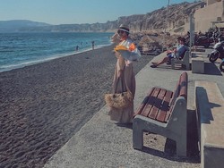 Tips dari Laudya C. Bella untuk Hijabers yang Ingin Liburan ke Pantai