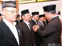 Ratusan PNS Banyuwangi Terima Satya Lancana Karya Satya