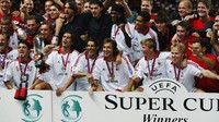 AC Milan juga mencatatkan diri menjuara Piala Super Eropa pada tahun 2003 dan 2007 (Foto: Getty Images)