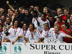 AC Milan juga mencatatkan diri menjuara Piala Super Eropa pada tahun 2003 dan 2007 (Foto: Getty Images)