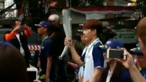 Se7en Artis Korea, Sosok Pria Bugar Pembawa Obor Asian Games 2018