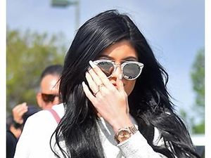 Tas Pertama Anak Kylie Jenner Seharga Rumah, Bentuknya Super Mini