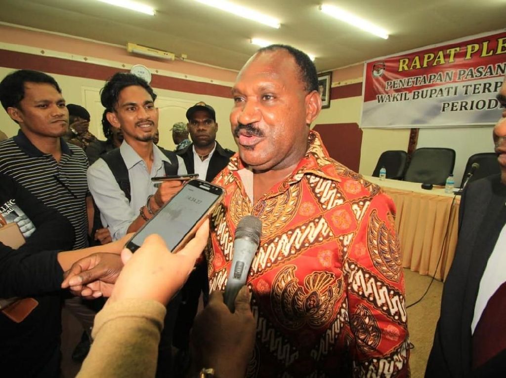 Bupati Puncak: Efektifnya Papua Punya 6 Provinsi Bupati Puncak: Efektifnya Papua Punya 6 Provinsi