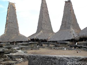Wisatawan Dipalak di Ratenggaro, Wamenpar Minta Pungli Tak Boleh Terjadi Lagi Wisatawan Dipalak di Ratenggaro, Wamenpar Minta Pungli Tak Boleh Terjadi Lagi