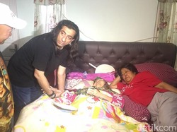 Diungsikan ke Hotel karena Terjebak Banjir, Mak Nyak: Makasih Ya Doel