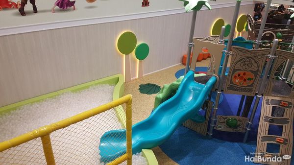 Saat Bunda-Ayah Nonton Bioskop, Anak Bisa Main di Playground Ini
