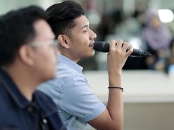 Aksi Jaz Cover Medley Lagu Yura Yunita di Main Stage detikHOT