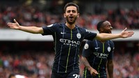 Kehilangan Kevin de Bruyne karena cedera jadi tak terlalu terasa untuk Manchester City karena Bernardo Silva menggantikannya dengan baik. Bernardo sudah bikin dua gol dan satu assist, mencatatkan rata-rata 1,9 umpan kunci dan 1,5 tembakan per laga. (Foto: Michael Regan/Getty Images)