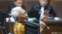 Eks Mensesneg Bambang Kesowo Bersaksi di Sidang BLBI