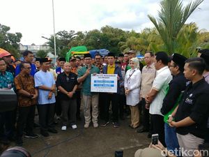 Ridwan Kamil Salurkan Bantuan Rp 2 Miliar ke Korban Gempa Lombok
