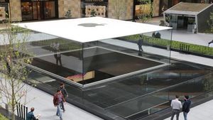 Kerennya Apple Store di Turki yang Terancam Erdogan