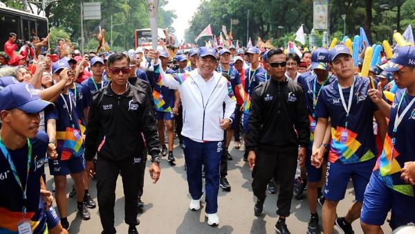 Rachmat Gobel Pawai Obor Asian Games