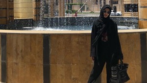 Naik Haji dan Pakai Hijab, Nia Ramadhani Bikin Pangling