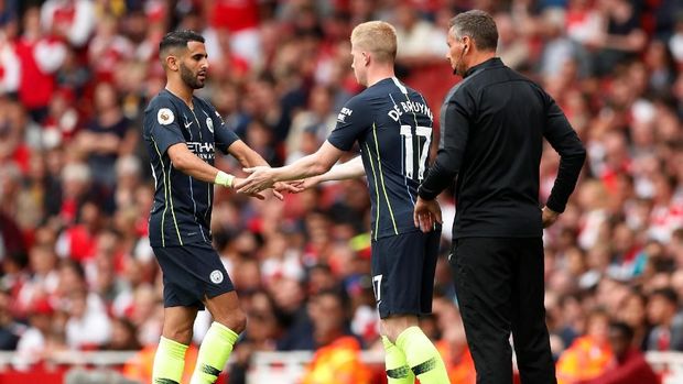 De Bruyne melakoni laga perdananya di Liga Inggris musim ini sebagai pengganti Mahrez.