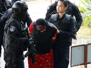 Siti Aisyah Kaget dan Menangis Mendengar Putusan Hakim Malaysia Siti Aisyah Kaget dan Menangis Mendengar Putusan Hakim Malaysia
