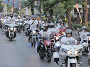 Ratusan Moge Kawal Obor Asian Games