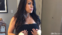 Demi si Kecil, Bunda Siap Memerah ASI Kapan Pun dan di Mana Pun