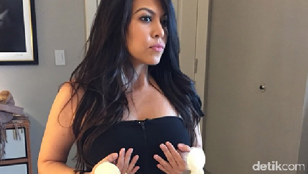 Demi si Kecil, Bunda Siap Memerah ASI Kapan Pun dan di Mana Pun