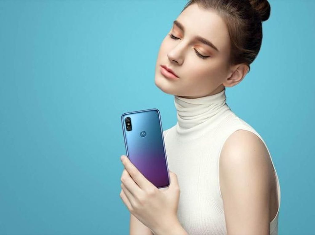 Motorola P30, Android Terbaru yang Jiplak iPhone X Motorola P30, Android Terbaru yang Jiplak iPhone X