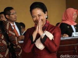 Pulang Ibadah Haji, Rini Minta Maaf soal Listrik Padam Massal