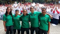 Kehadiran para pemain Timnas putri ke SMKN 2 Bawang ini pun diharapkan dapat menumbuhkan bibit-bibit atlet sepakbola putri, karena selama ini sepakbola putri masih belum dikenal masyarakat luas.