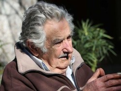 Mujica yang Dijuluki Presiden Termiskin Dunia Tolak Uang Pensiun
