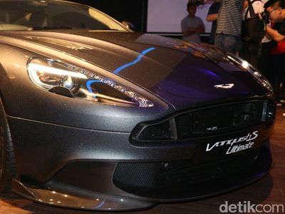 Merdeka! Mobil James Bond Sapa Indonesia