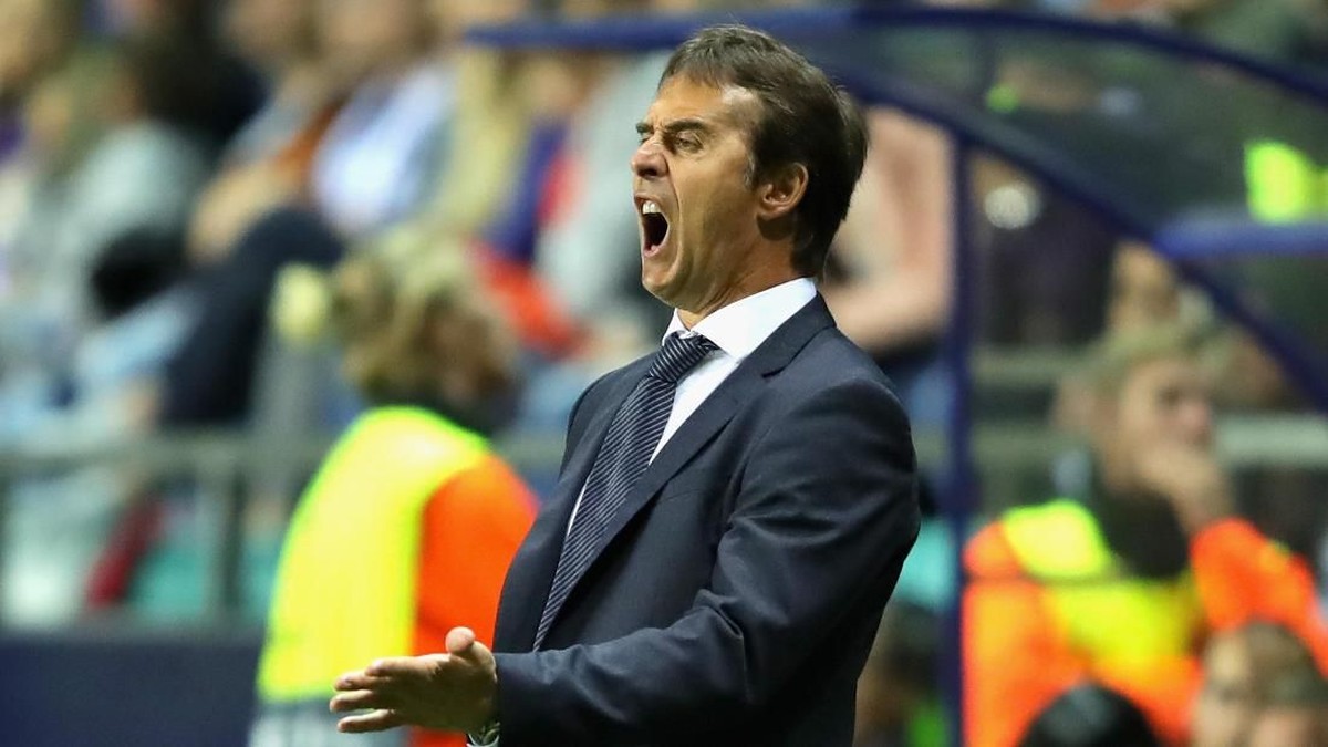 Julen Lopetegui gagal menyumbang gelar perdana untuk Real Madrid usai kalah di Piala Super Eropa 2018. (Foto: Alexander Hassenstein/Getty Images)