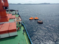 Kapal Feri Tenggelam di Halmahera, 5 Orang Hilang