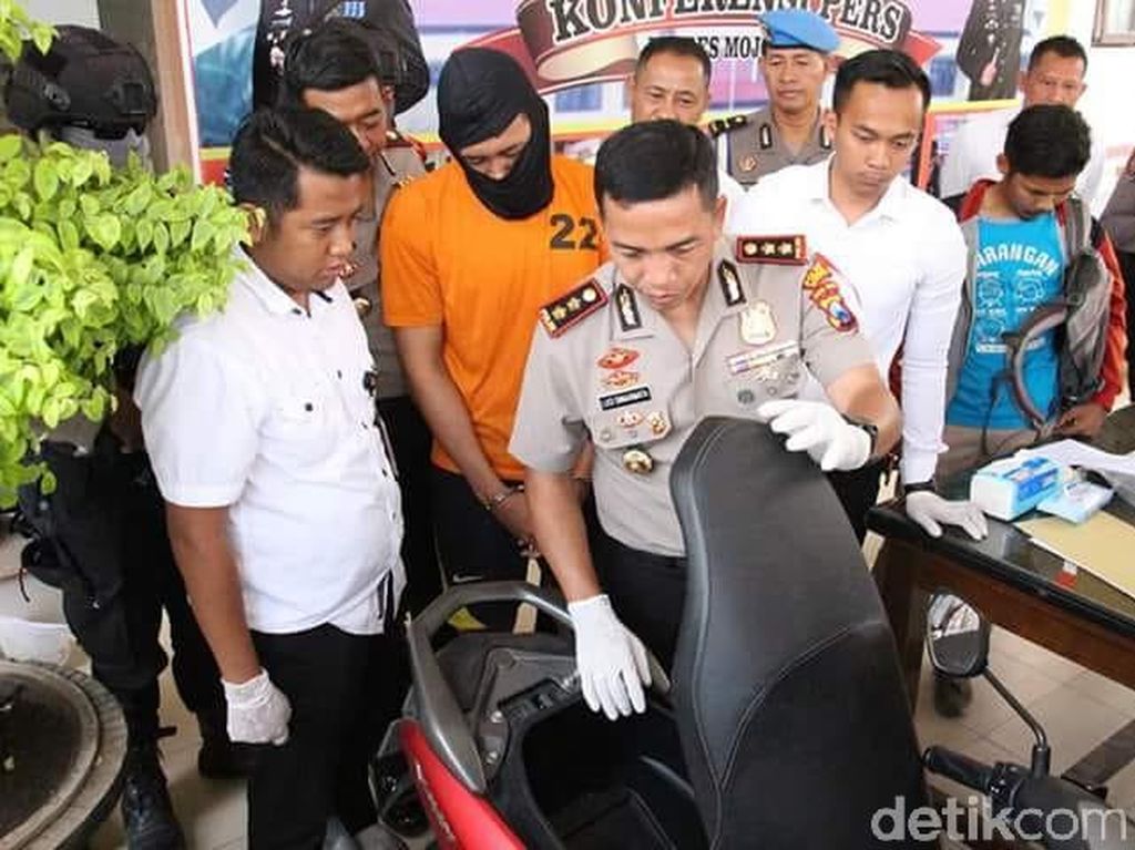 Penyesalan Terlambat Pasangan Kekasih yang Bayinya Tewas di Jok Motor Penyesalan Terlambat Pasangan Kekasih yang Bayinya Tewas di Jok Motor