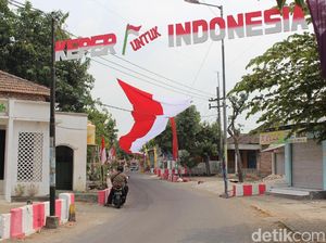 Wah, Bendera Merah Putih 350 Meter Rindangi Jalan Desa di Sidoarjo Wah, Bendera Merah Putih 350 Meter Rindangi Jalan Desa di Sidoarjo
