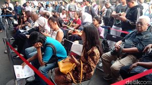 Antrean Mengular Demi Tiket Opening Asian Games 2018