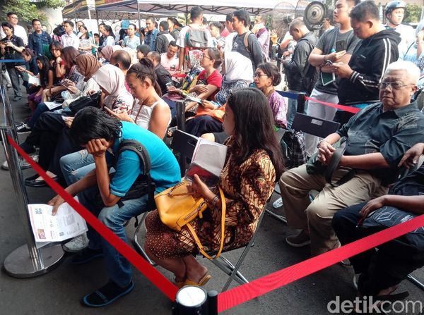 Antrean Mengular Demi Tiket Opening Asian Games 2018