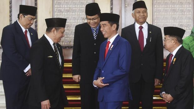 Jokowi Naikkan Gaji PNS, Prabowo Ingatkan Rakyat Miskin
