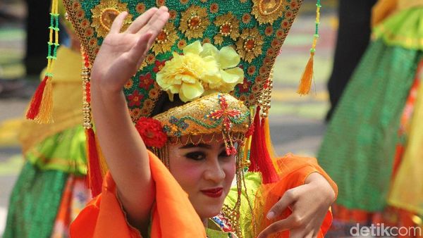 Tarian Betawi Sambut Obor Asian Games 2018