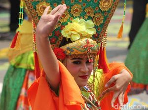 Tarian Betawi Sambut Obor Asian Games 2018
